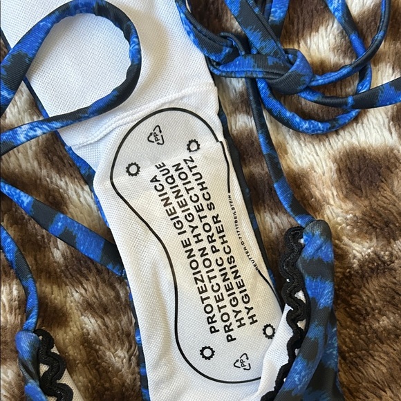 Vibrant Blue Animal Print Bikini - Picture 4 of 7